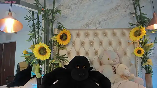 LittleeJaz webcam
