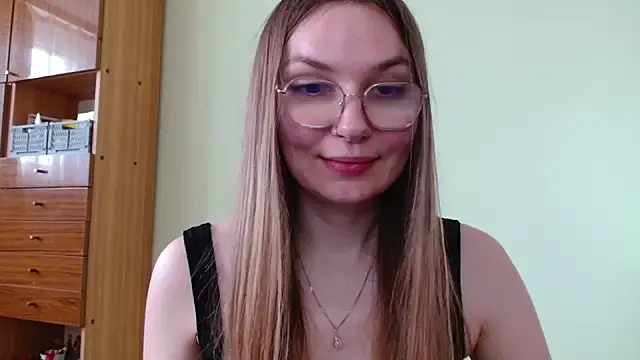 LooveELLYx webcam