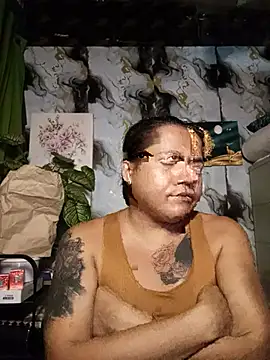 TabooSHOWgirl18 webcam