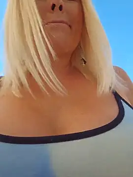MILFBARBY webcam
