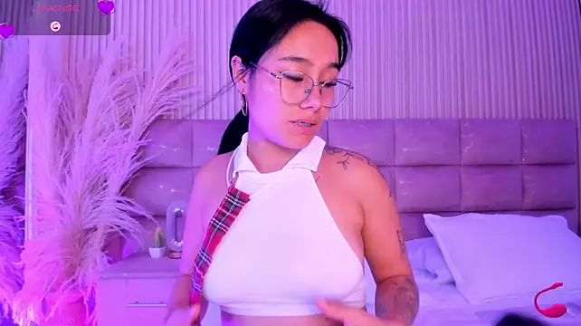 AnaiaClarck live cam on StripChat