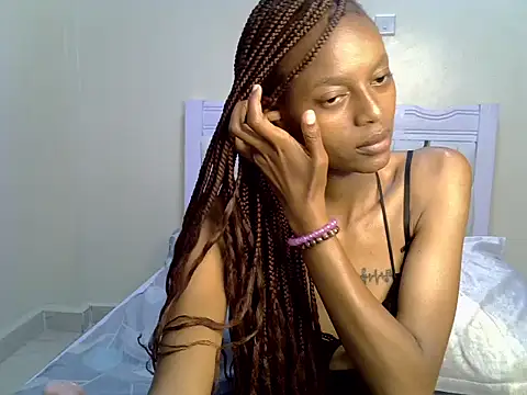 PrettyNoirr webcam