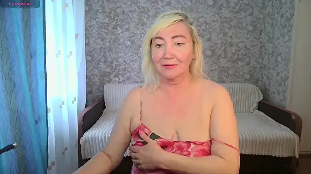 LadyKriss live cam on StripChat