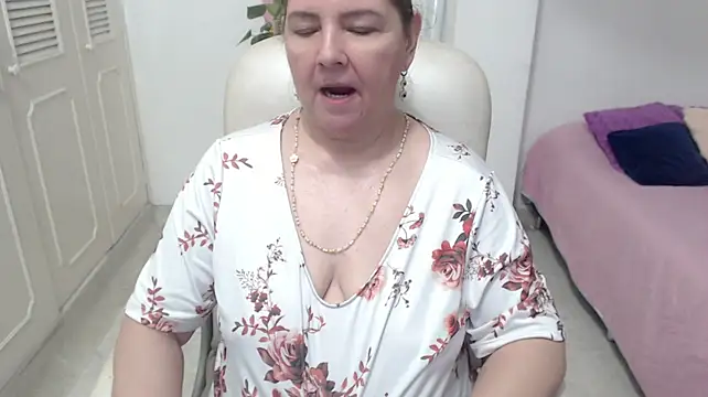 leonela_69 webcam