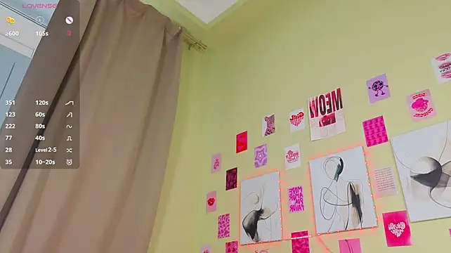 MaryCoopeer live cam room
