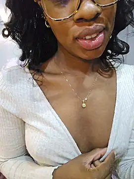 Im_Camila__ live cam on StripChat