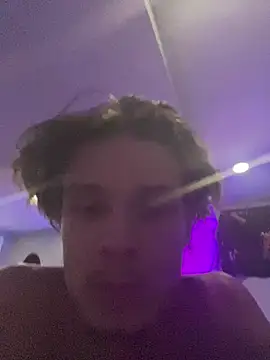 8inchesfr live cam on StripChat