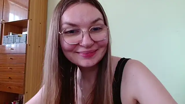LooveELLYx webcam