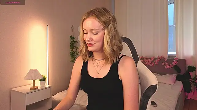 EvaHamilton webcam