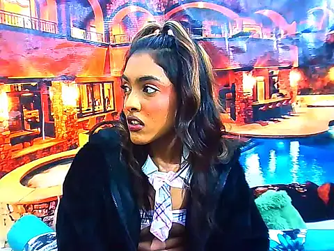 IndianPretty14u2Luv webcam