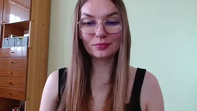 LooveELLYx webcam