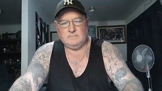 KINKYBLUEYES69 webcam