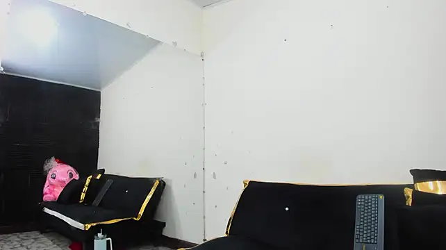 Lynn_Jones webcam