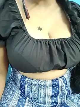 Tamil_Vennila_ webcam
