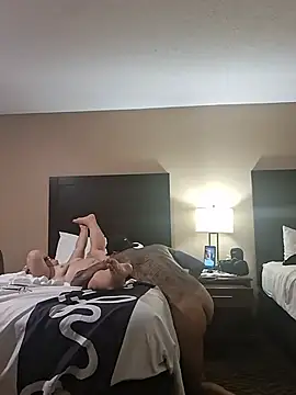 MrandMrs_Reigns webcam
