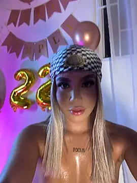 Tyra_malkovaa webcam