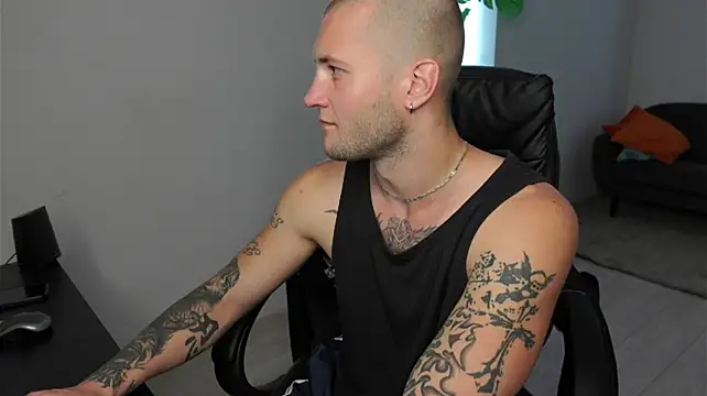 igor_wilde (M twink) - Help out Igor pay his rent XXX