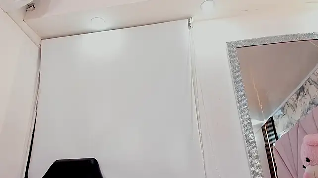 mia_rouxx1 webcam