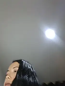 MiaForever1 live cam on StripChat