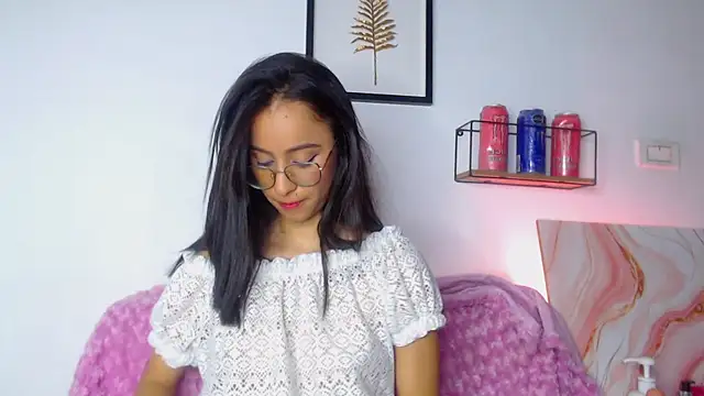 luna_blossom_ webcam
