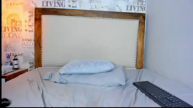 LUCI_CARTER4 live cam on StripChat