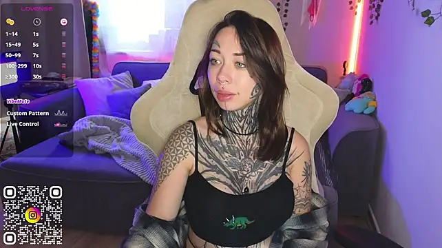 bunnykellyyy live cam on StripChat