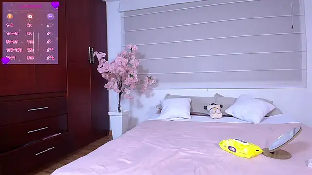 Lucyjoi webcam