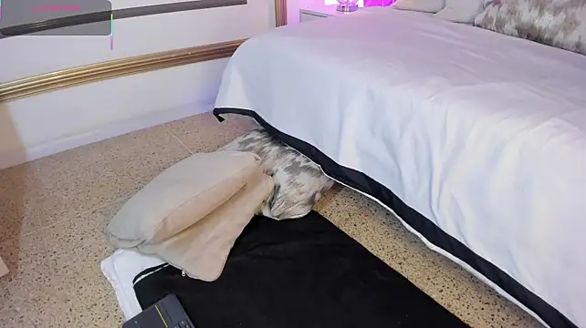 NaylaGrey webcam
