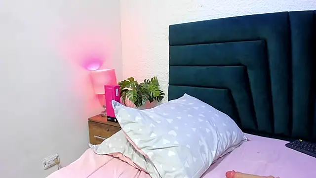 VictoriaRouge_ webcam