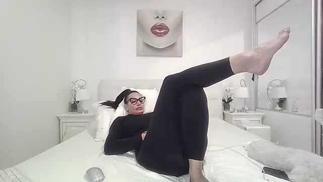 alisonya1 live cam on StripChat