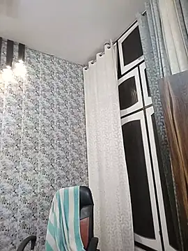 Cute-Janvi20 webcam