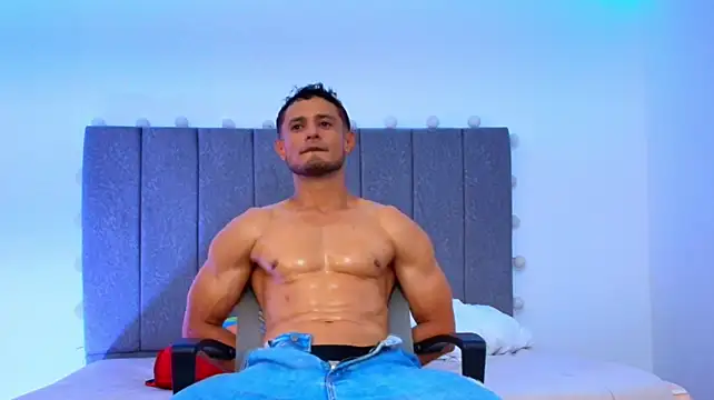 Adonys_Lewis_ webcam