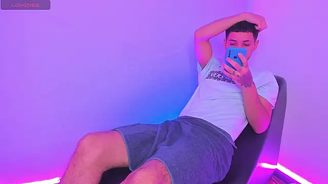 WhyNotDestroy webcam