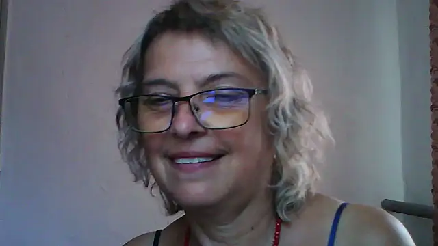 ElizabethGorden live cam on StripChat