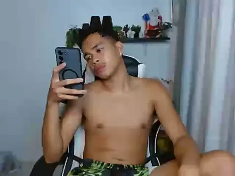 curlyasian_njxx live cam on StripChat