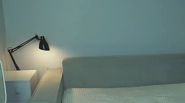 WhyEmmyCry live cam on StripChat
