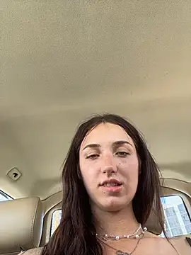 DollyTall live Stripchat room