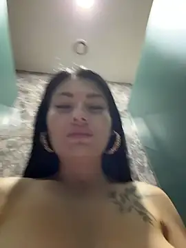 Wet__Bunny live Stripchat room