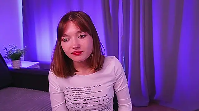 Leyla_crsh webcam