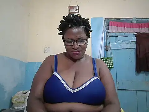 sexy_bigboobss live cam on StripChat