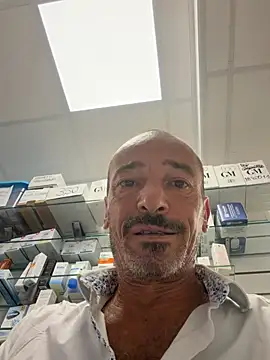 DEVILMAN66RM live cam on StripChat