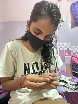 Sandhya_77 webcam