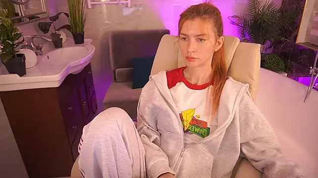 Nicol_Moonn webcam