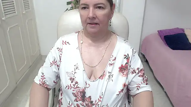 leonela_69 webcam
