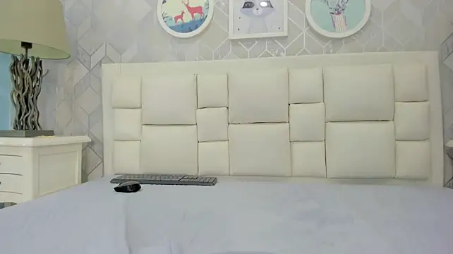 naia_cox webcam