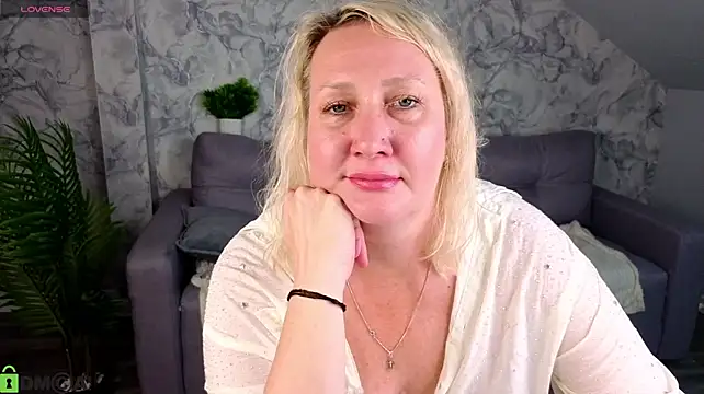 Lillit_Fabia webcam