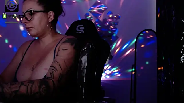 SonyaDevon webcam