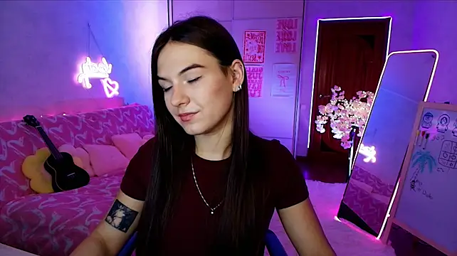 luna_lust_212 live cam on StripChat