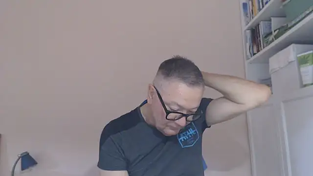 YOU6me live cam on StripChat