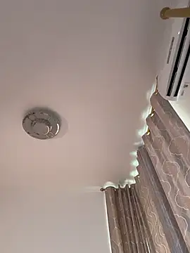 xiaoyizi20261 webcam